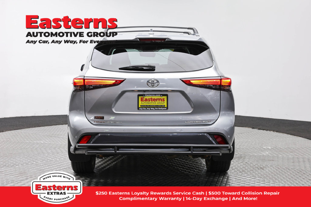 Used 2021 Toyota Highlander Limited AWD/4WD image 7