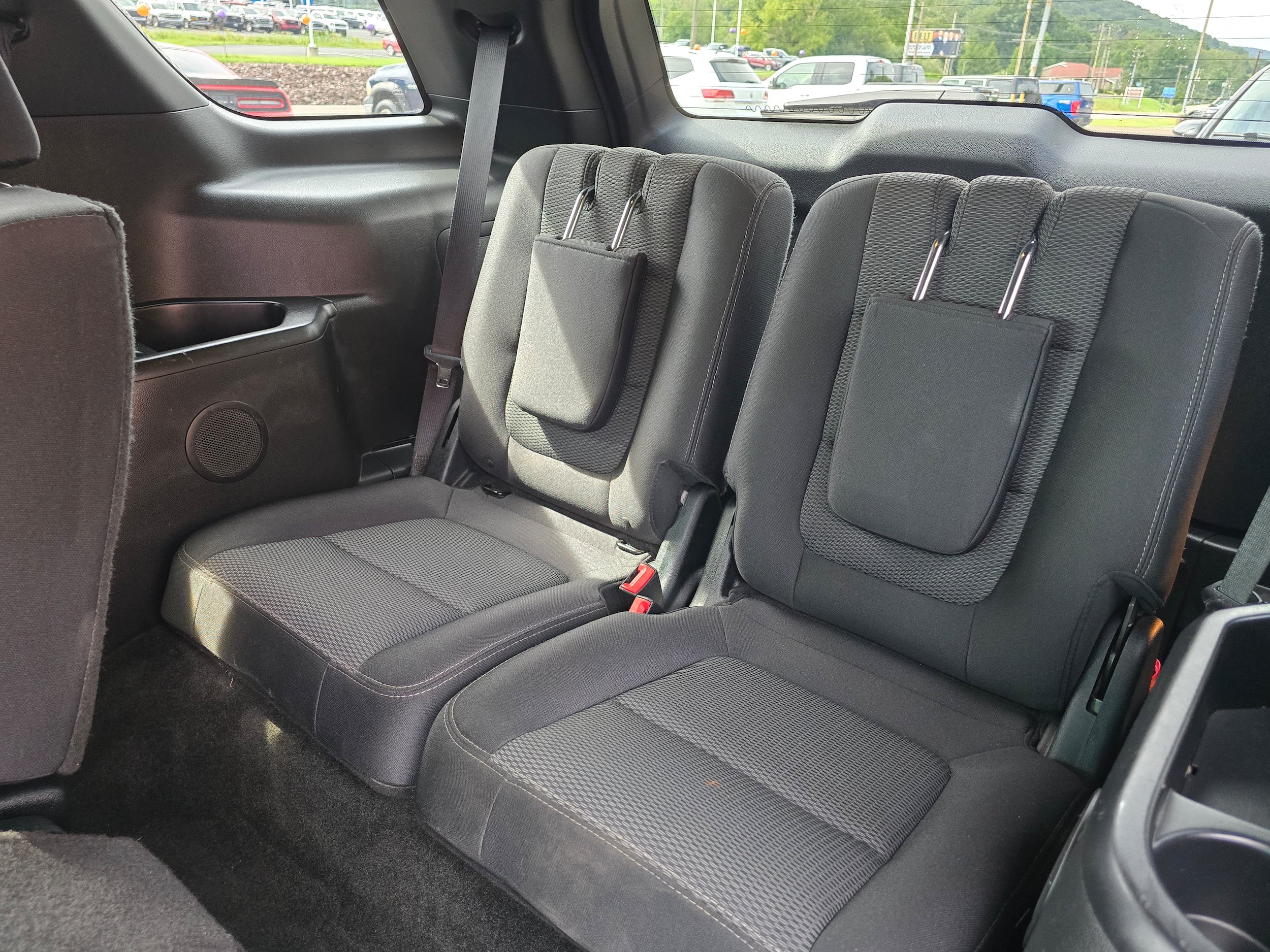 Used 2016 Ford Explorer XLT w/ Equipment Group 201A AWD/4WD image 11