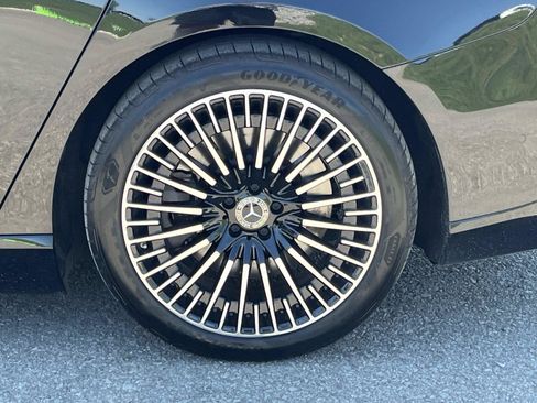 Certified 2023 Mercedes-Benz EQS 580 4MATIC Sedan image 13