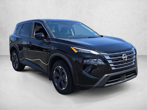 Used 2025 Nissan Rogue SV FWD image 3