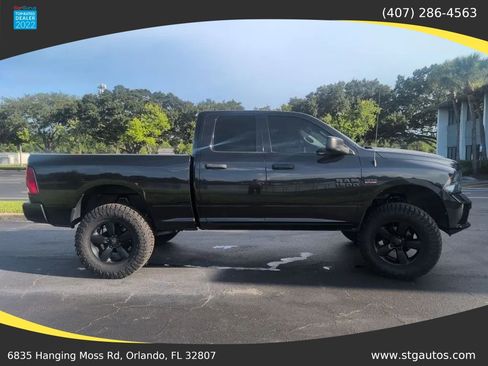 Used 2017 RAM 1500 Express w/ Black Ram 1500 Express Group RWD image 6