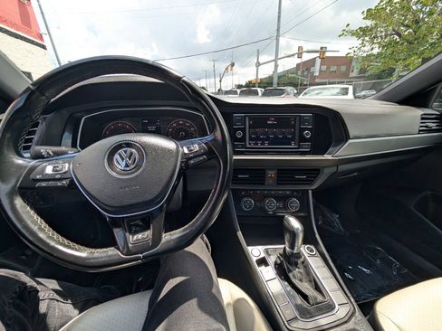 Used 2019 Volkswagen Jetta R-Line FWD image 21