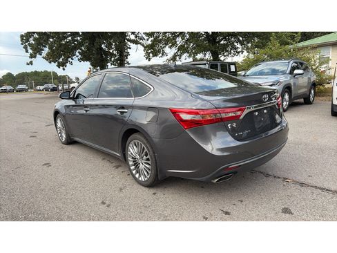 Used 2018 Toyota Avalon Limited FWD image 4