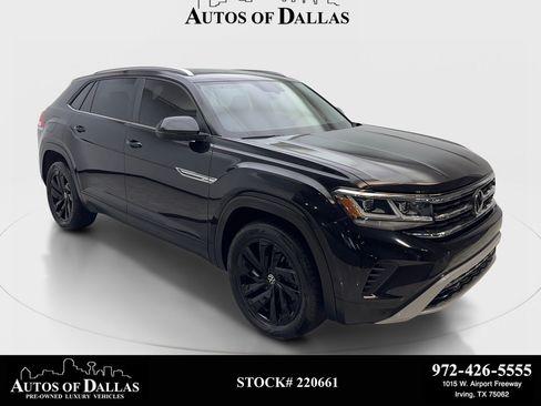 Used 2023 Volkswagen Atlas Cross Sport SE w/ Panoramic Sunroof Package FWD image 1