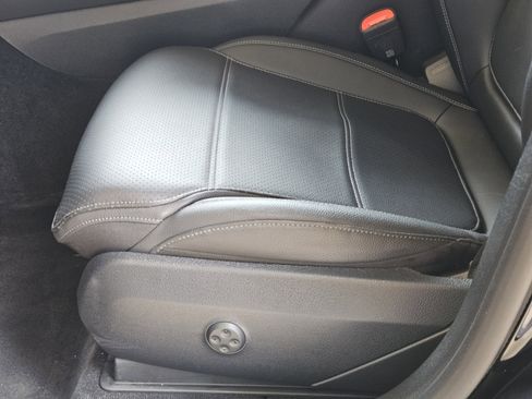 Used 2025 Mercedes-Benz GLC 300 image 25