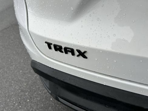 Used 2024 Chevrolet Trax RS w/ Driver Confidence Package image 11