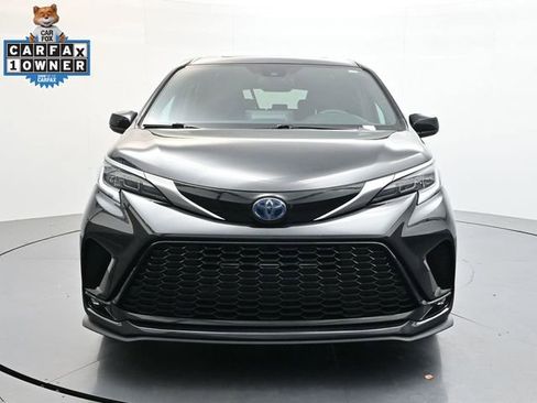 Used 2023 Toyota Sienna XSE image 2