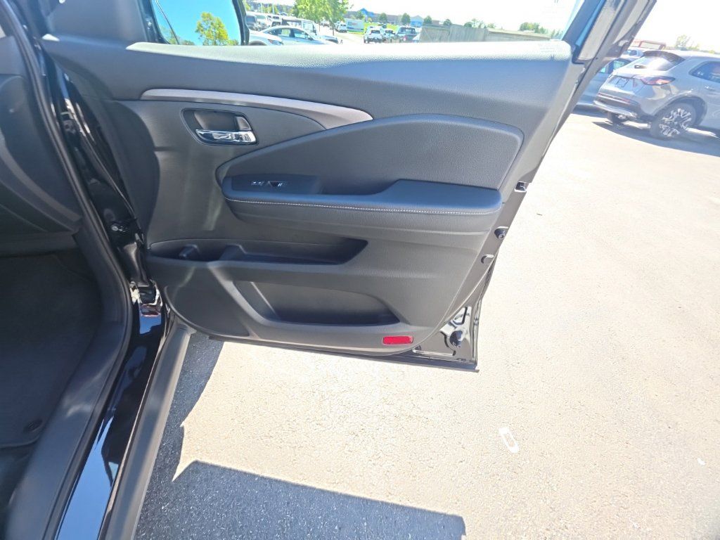 Certified 2023 Honda Ridgeline Sport image 32