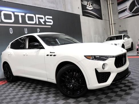 Used 2022 Maserati Levante Modena image 11