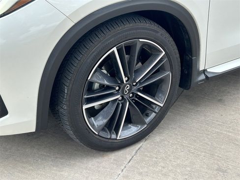 Used 2023 INFINITI QX55 Essential image 9