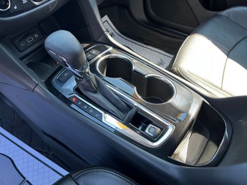 Used 2022 Chevrolet Equinox Premier image 18