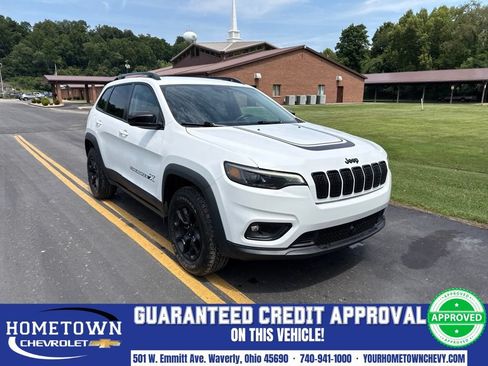 Used 2022 Jeep Cherokee Latitude AWD/4WD image 1