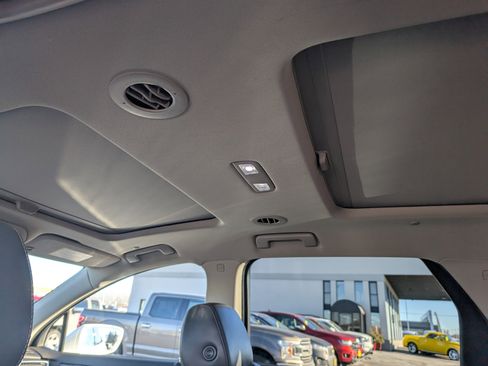 Used 2019 Buick Enclave Premium w/ Experience Buick Package image 26