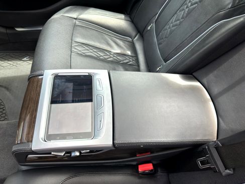 Used 2021 BMW 740i xDrive w/ Luxury Rear Seating Package image 31