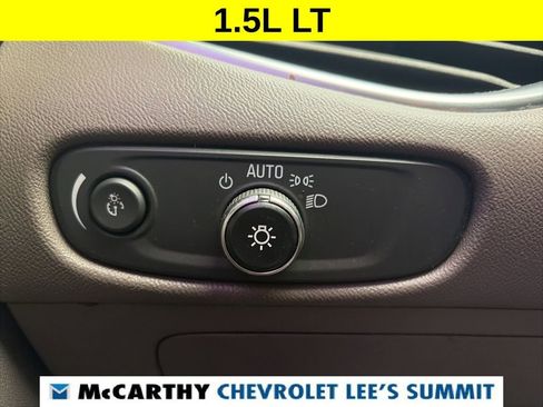 Used 2018 Chevrolet Malibu LT w/ Driver Confidence Package FWD image 11