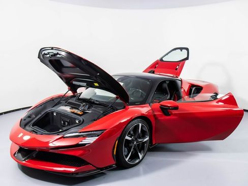 Certified 2021 Ferrari SF90 Stradale image 32