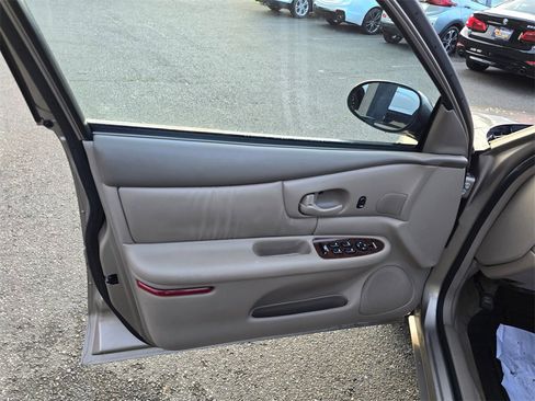 Used 2003 Buick Century Custom image 22