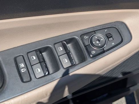 Used 2020 Hyundai Santa Fe SEL FWD image 11