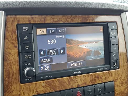 Used 2009 Jeep Grand Cherokee Limited w/ Quadra-Drive II 4X4 Group image 17