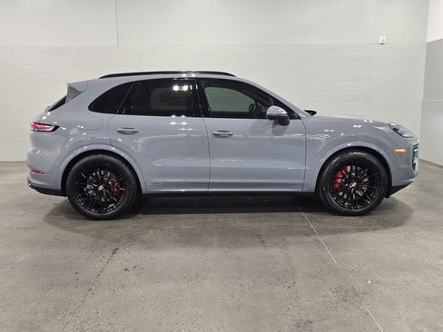 New 2026 Porsche Cayenne S image 8