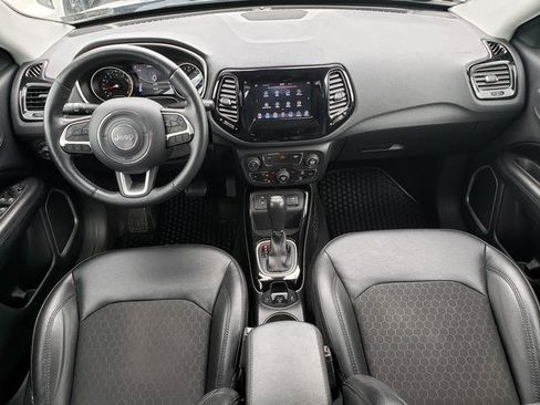 Used 2018 Jeep Compass Latitude w/ Popular Equipment Group FWD image 16