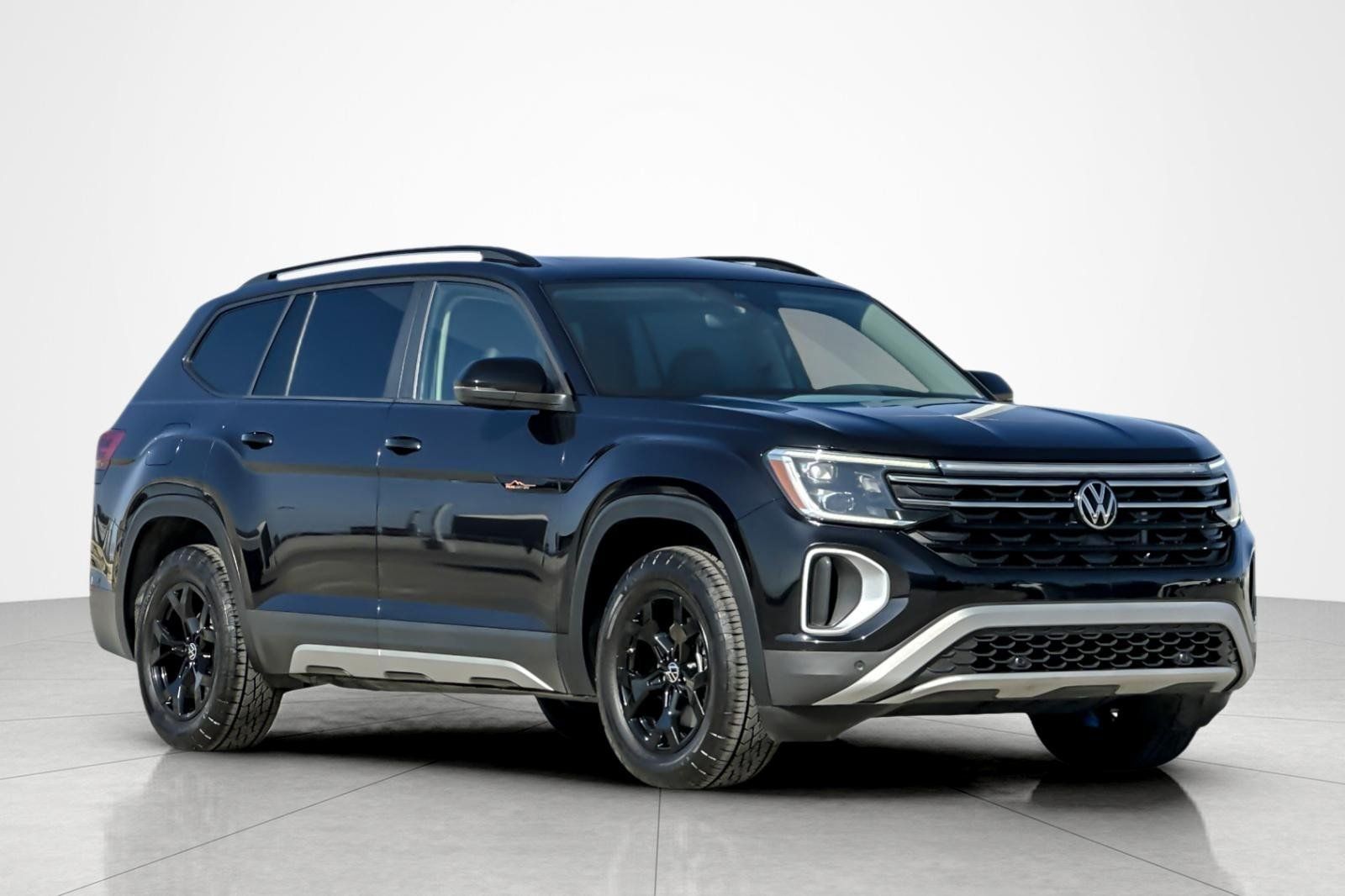 Used 2024 Volkswagen Atlas Peak Edition SE AWD/4WD image 7