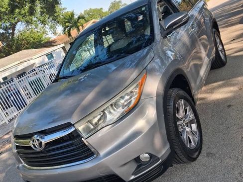 Used 2015 Toyota Highlander Plus image 1