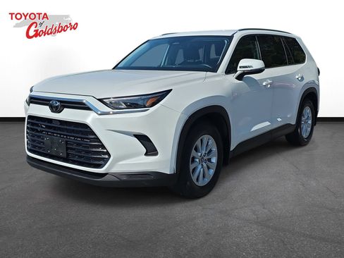 Used 2024 Toyota Grand Highlander FWD image 1