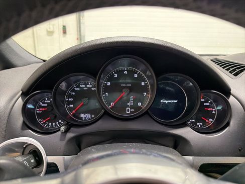 Used 2016 Porsche Cayenne image 21