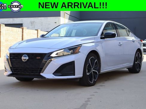 Used 2025 Nissan Altima 2.5 SR FWD image 1