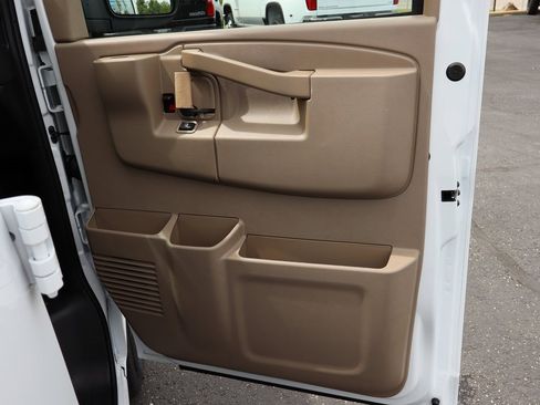 New 2025 Chevrolet Express 3500 w/ Chrome Appearance Package image 18