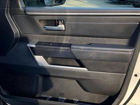 Used 2025 Toyota Sequoia Platinum image 21