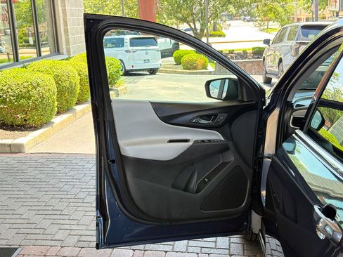 Used 2019 Chevrolet Equinox LT FWD image 18