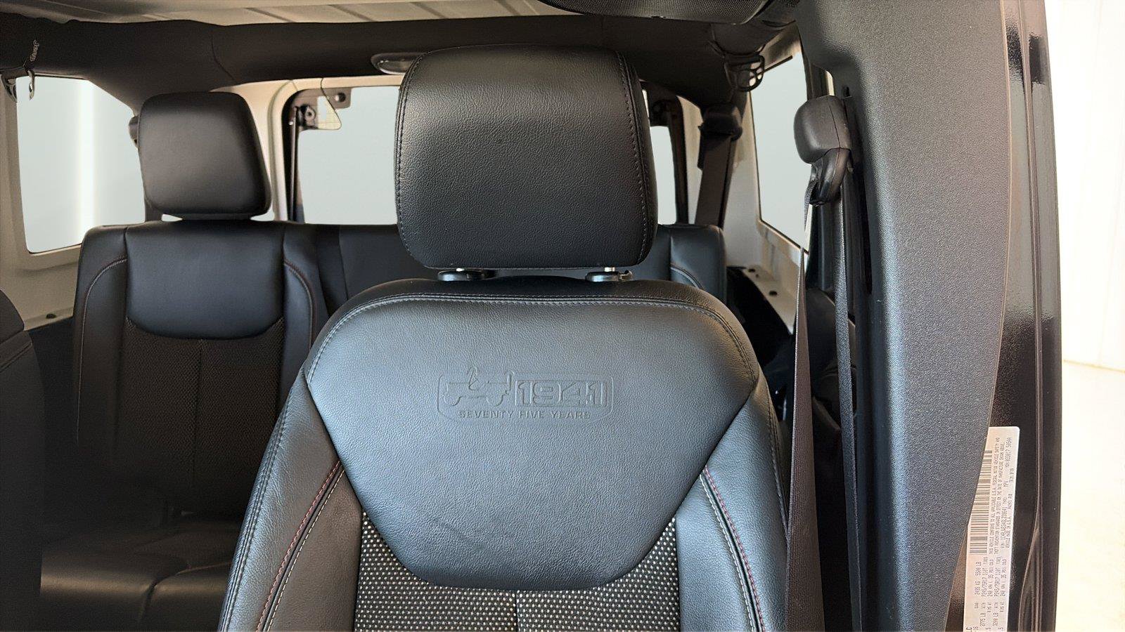 Used 2016 Jeep Wrangler Unlimited Sahara AWD/4WD image 19