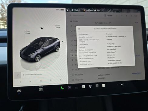 Used 2023 Tesla Model Y 2WD image 56