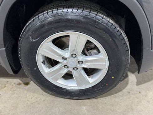 Used 2019 Chevrolet Trax LT w/ LT Convenience Package AWD/4WD image 13