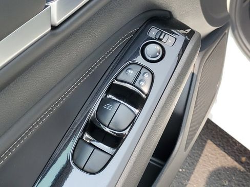 Certified 2023 Nissan Altima 2.5 SV w/ SV Premium Package AWD/4WD image 23