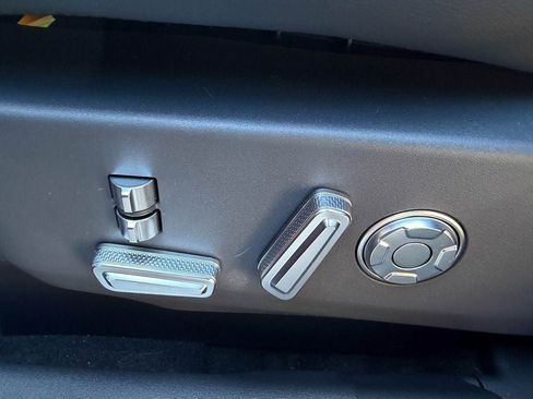 New 2026 Lincoln Nautilus Reserve image 12