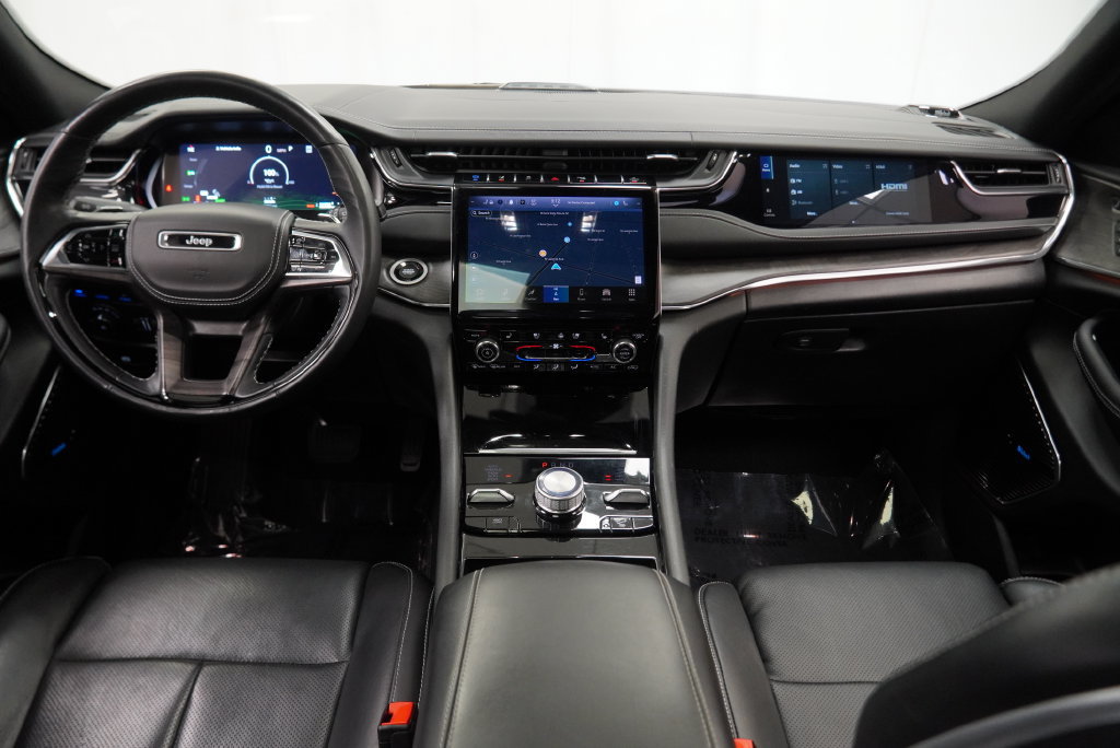 Used 2023 Jeep Grand Cherokee Overland w/ Advanced Protech Group III AWD/4WD image 2