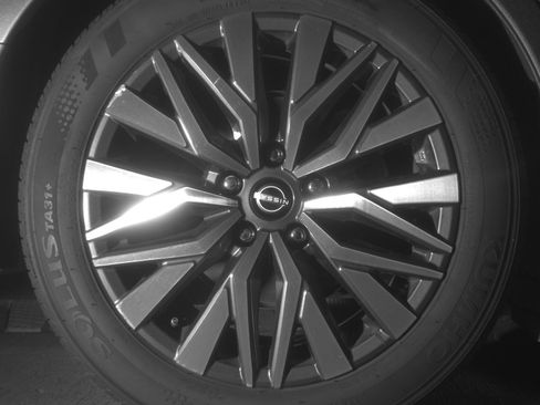 Used 2025 Nissan Altima 2.5 SV FWD image 15