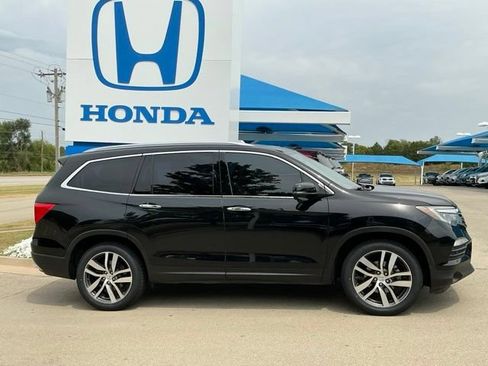 Used 2016 Honda Pilot Touring image 2
