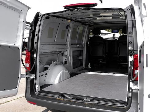 Used 2023 Mercedes-Benz Metris image 49