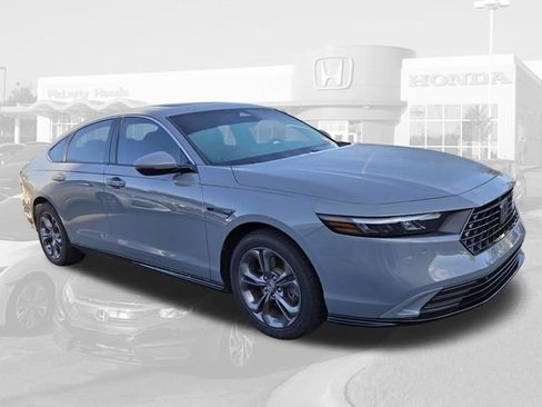 Used 2023 Honda Accord EX-L image 3