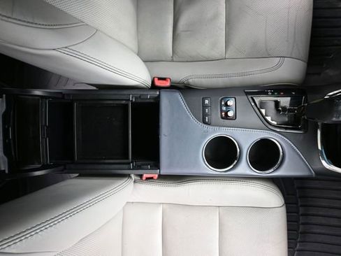 Used 2013 Toyota Avalon XLE Premium image 33