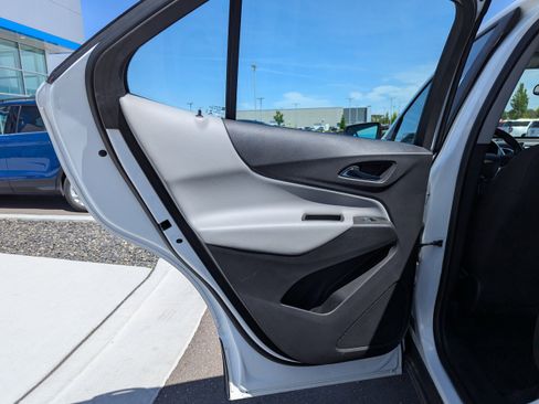Certified 2022 Chevrolet Equinox LS w/ LPO, Floor Liner Package AWD/4WD image 28