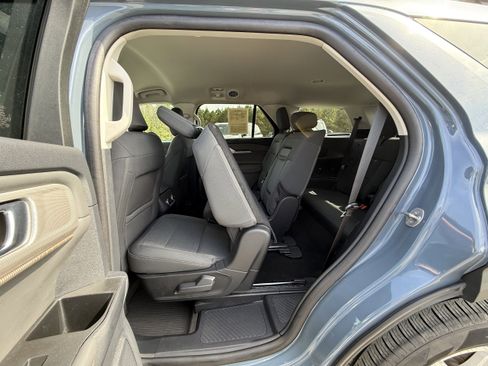 Used 2025 Ford Explorer Active image 23