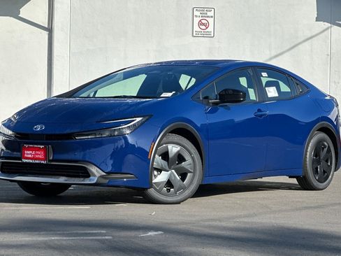 New 2026 Toyota Prius Plug-In Hybrid image 2