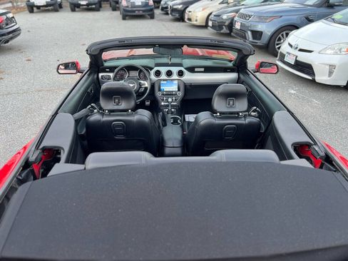 Used 2016 Ford Mustang Premium image 19