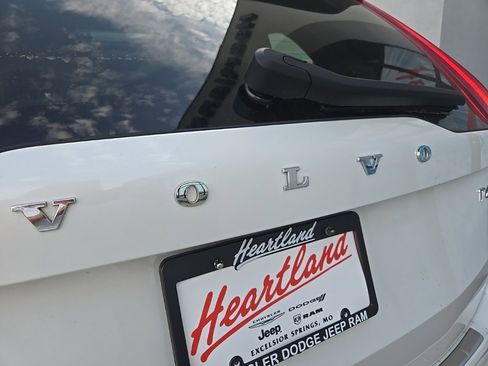 Used 2021 Volvo XC90 T6 Momentum image 20