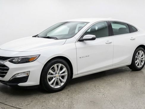 Used 2024 Chevrolet Malibu LT image 3